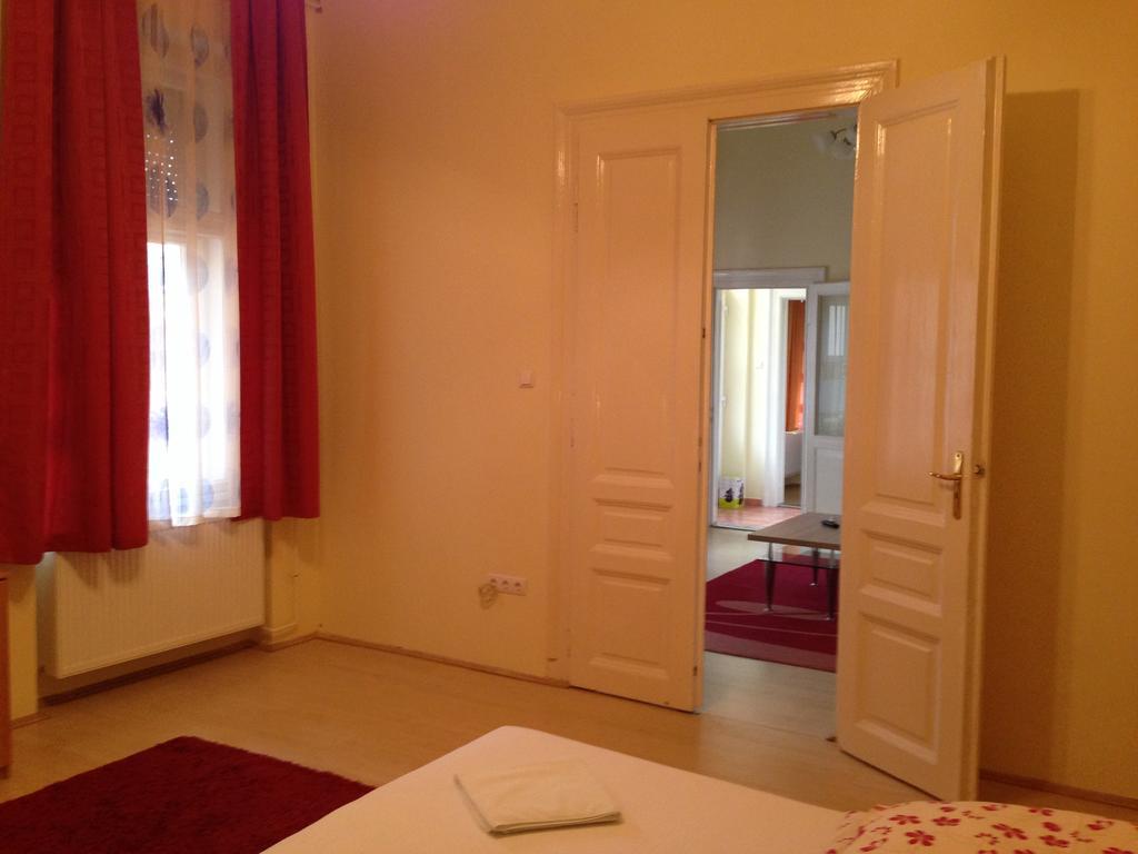 Peterfia Apartman Debrecín Exteriér fotografie